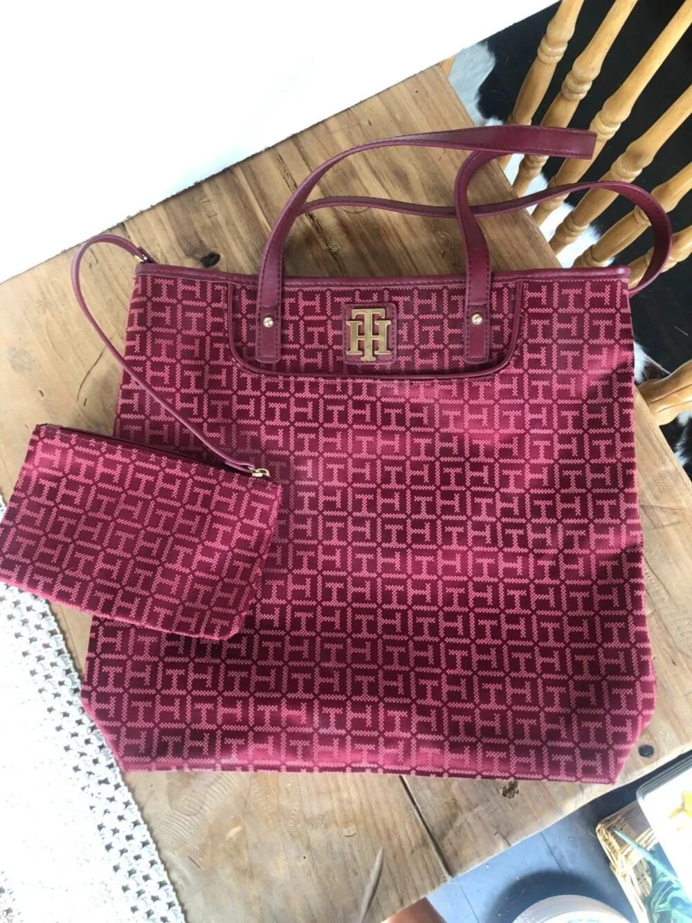 Tommy Hilfiger: Red bag with purse